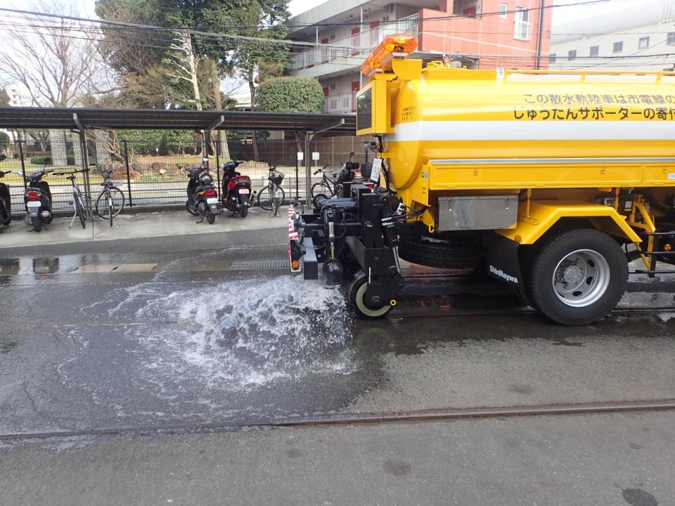 散水軌陸車の写真